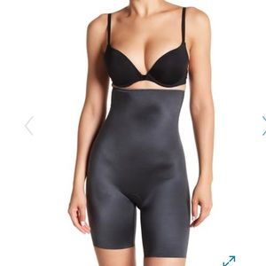 NWT Spanx high waisted mid thigh short shapewear